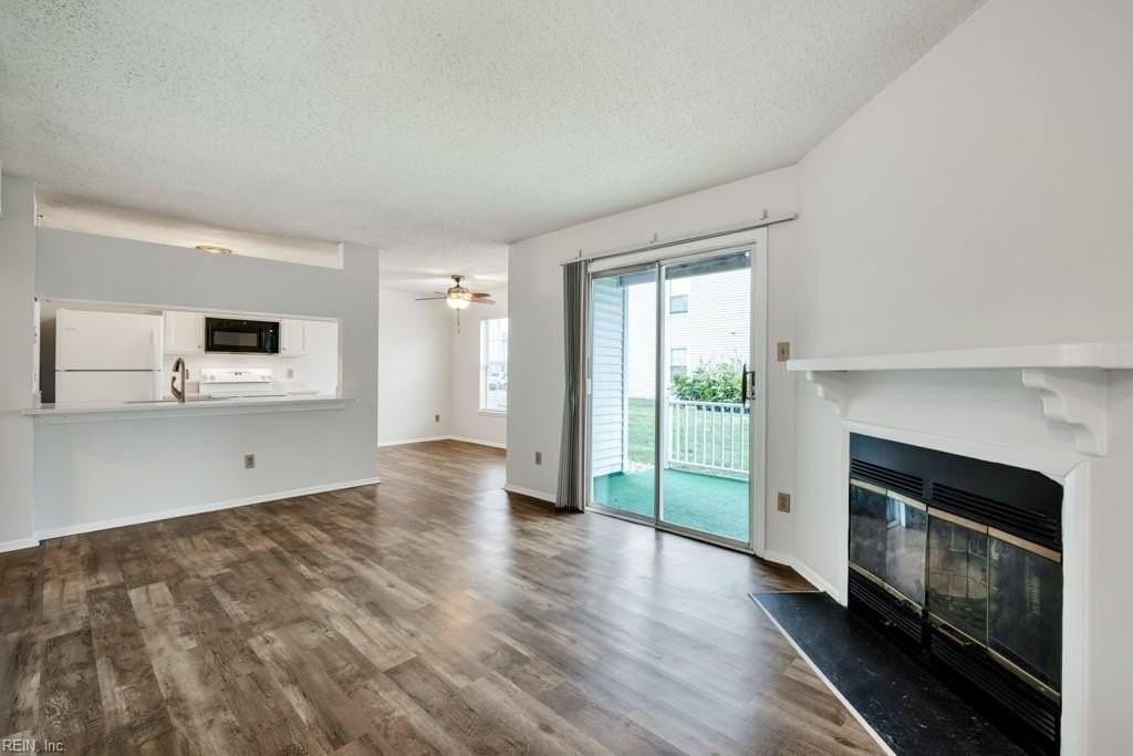 513 Pier Ct - Photo 3 of 26