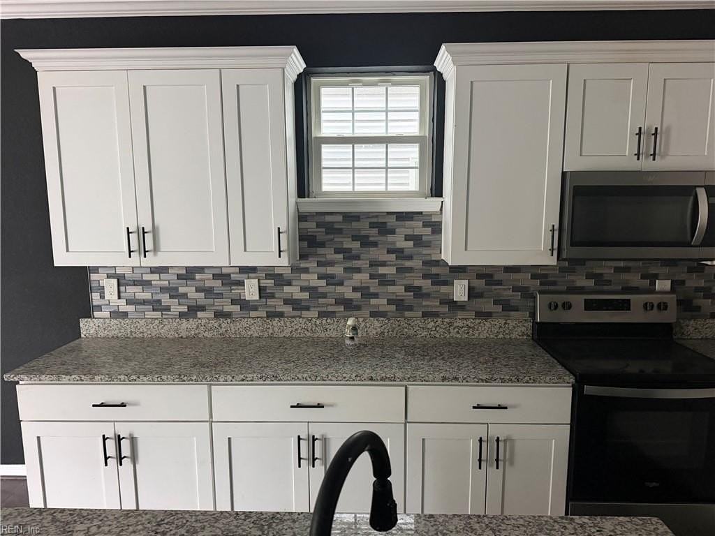 1814 Bracey St - Photo 4 of 17