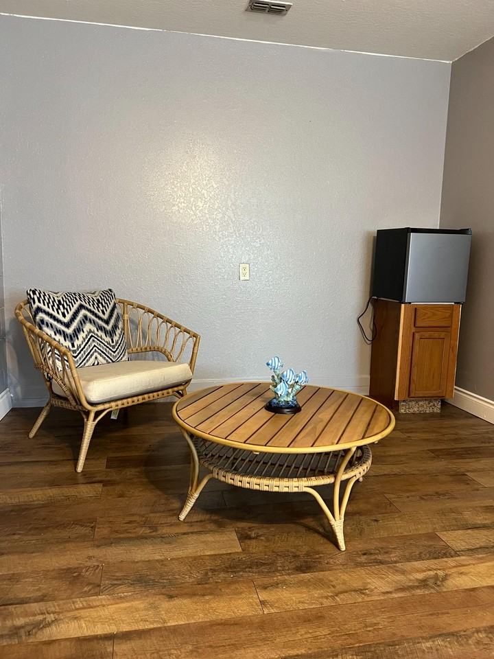 Meadow Oak Cir - Photo 2 of 3