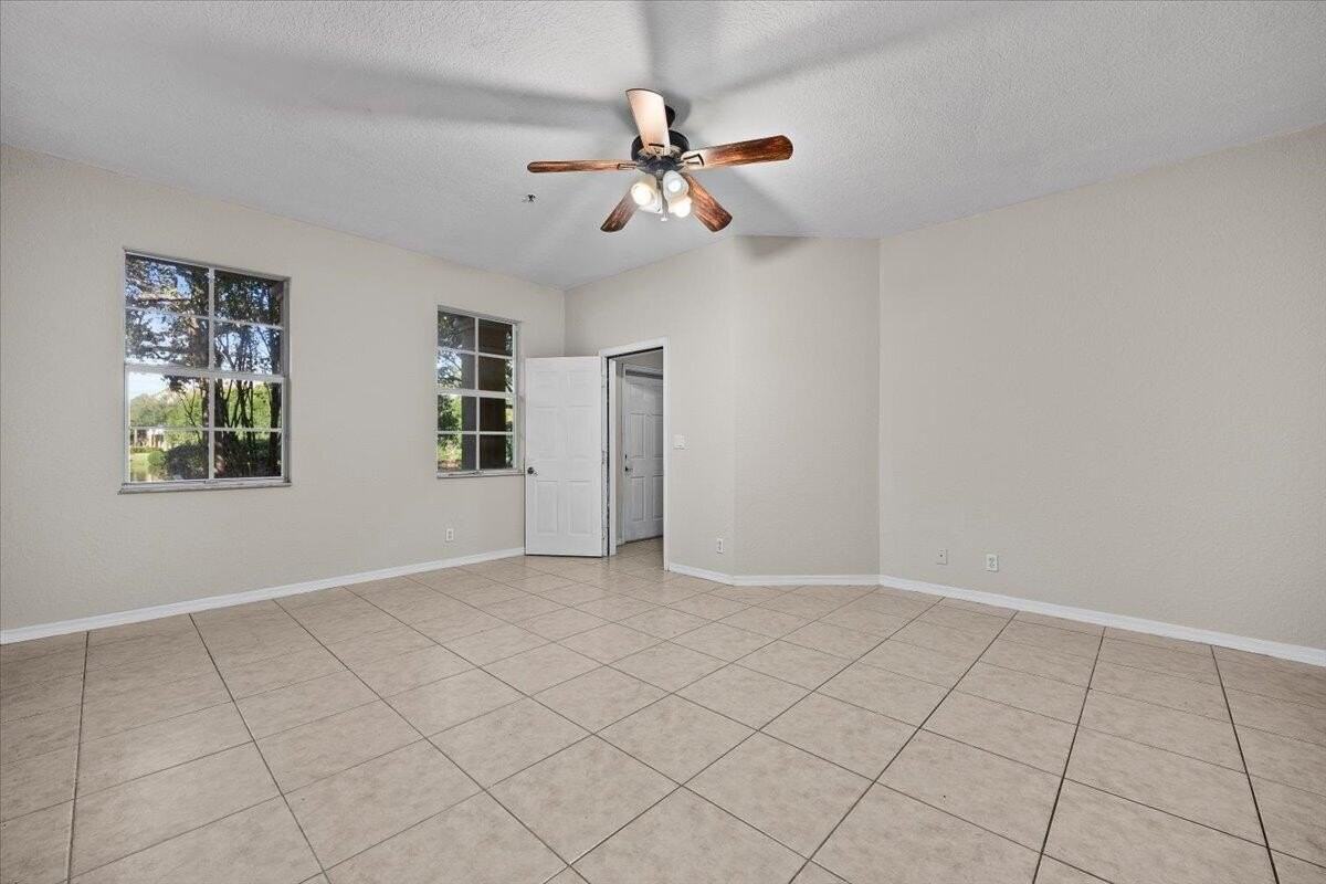 335 E Thatch Palm Cir #104 - Photo 5 of 42