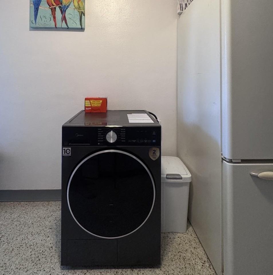 1112 Avenue E #A - Photo 3 of 15