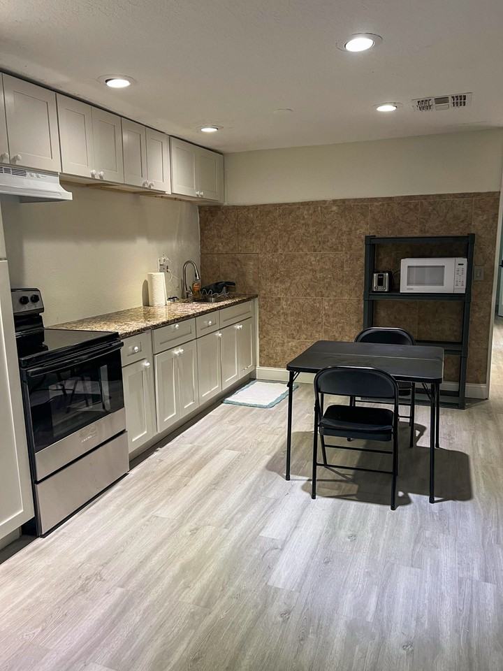 Doreen Dr - Photo 3 of 7
