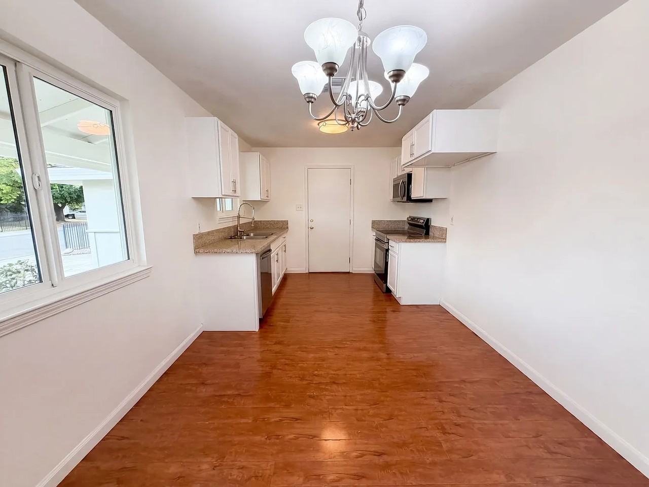 7550 Tamoshanter Way - Photo 5 of 8