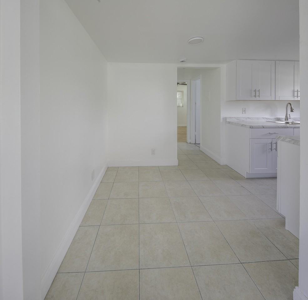 201 S J St #12 - Photo 4 of 15