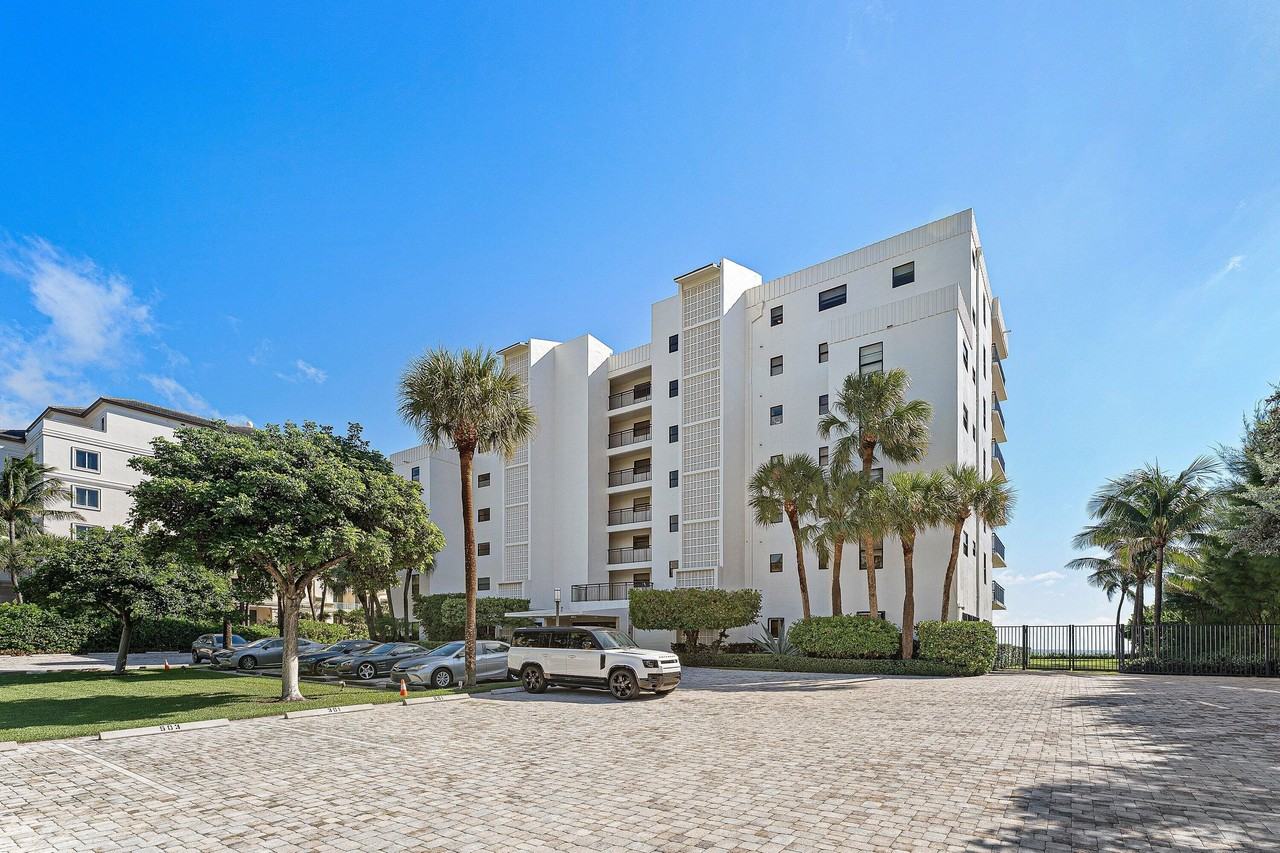 3951 N Ocean Blvd #302 - Photo 4 of 36