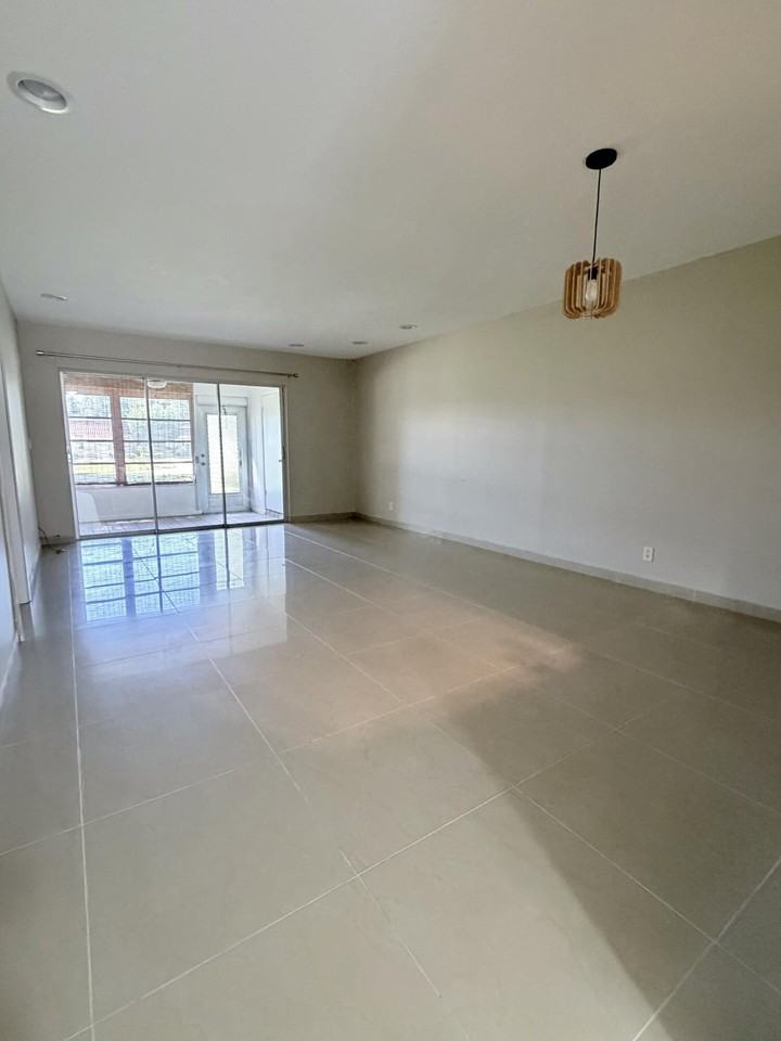 630 Marlboro Oval #B - Photo 6 of 27