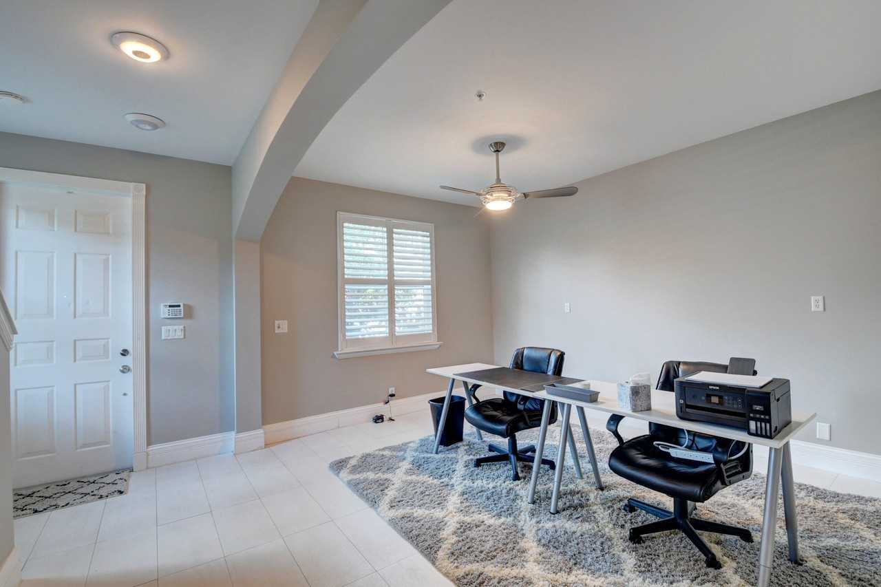 71 Nw 4th Ave - Photo 5 of 50