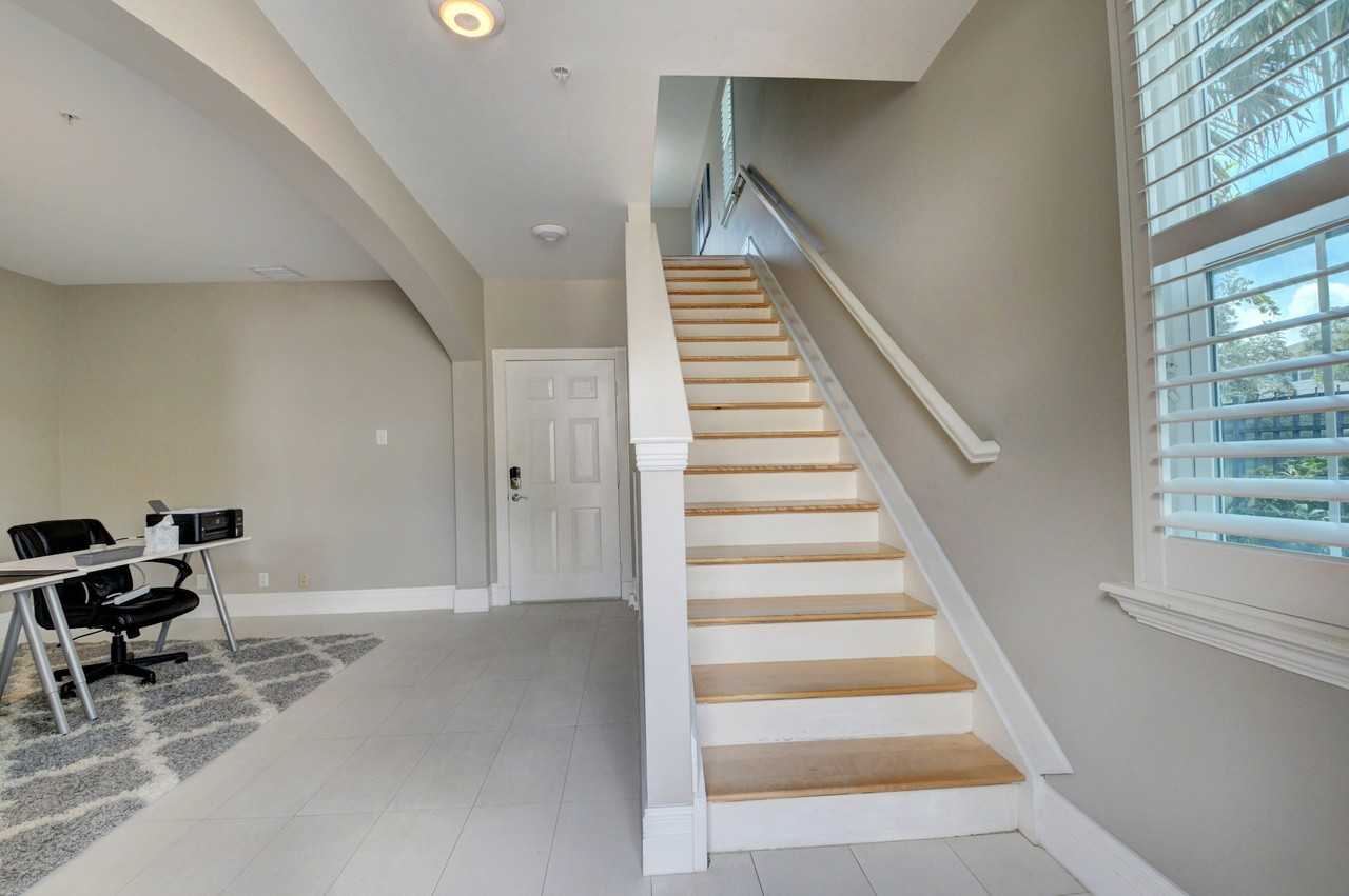 71 Nw 4th Ave - Photo 6 of 50