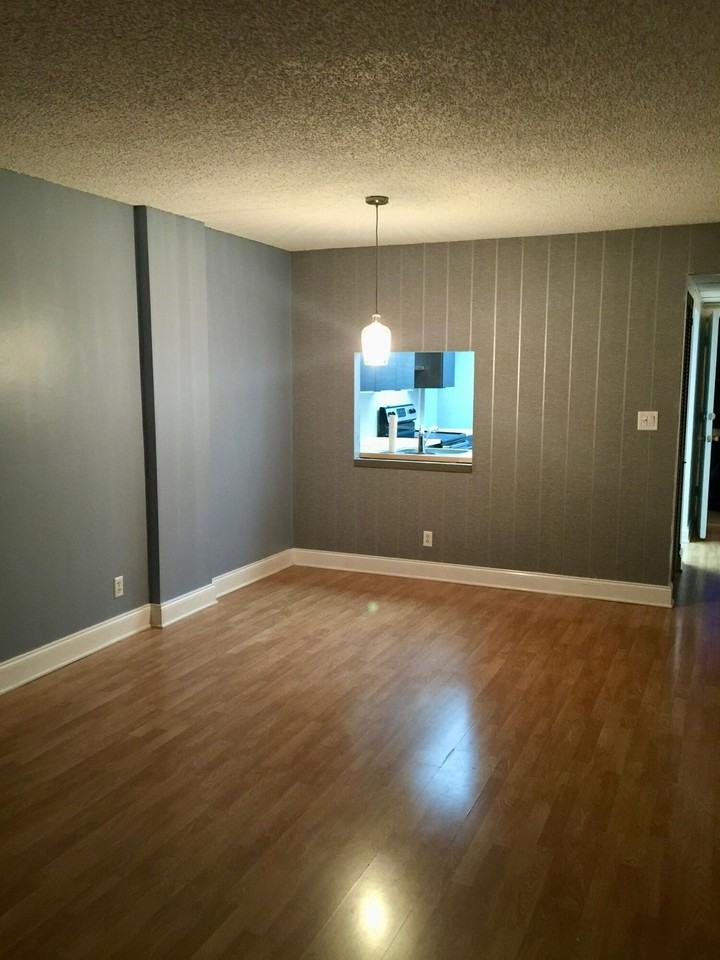 107 Royal Park Dr #2E - Photo 3 of 11