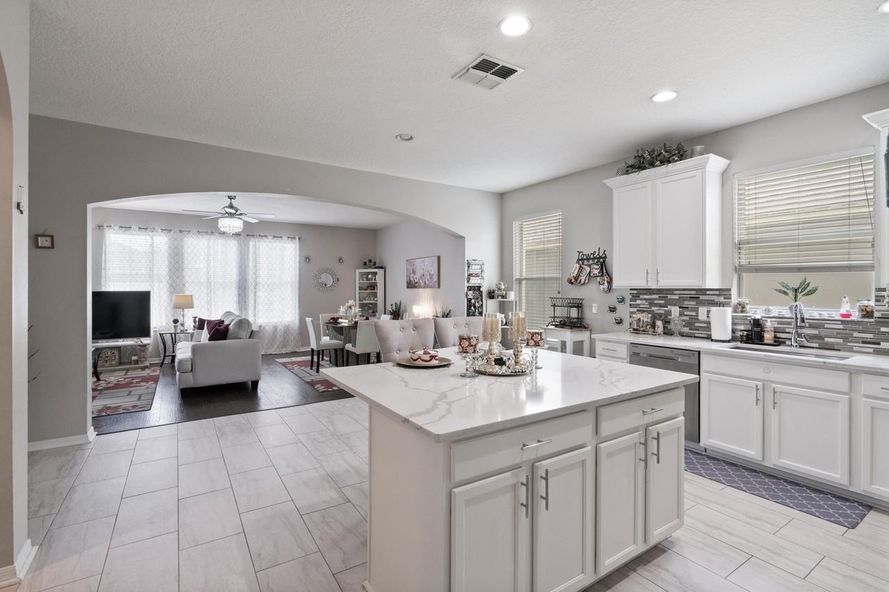 12532 Sawgrass Oak St - Photo 5 of 37