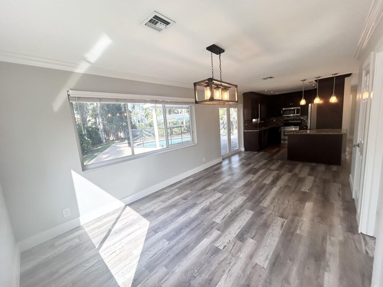 328 Se 6th Ave - Photo 6 of 27
