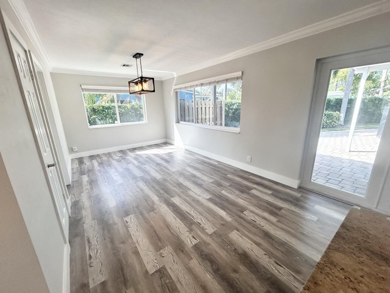 328 Se 6th Ave - Photo 7 of 27