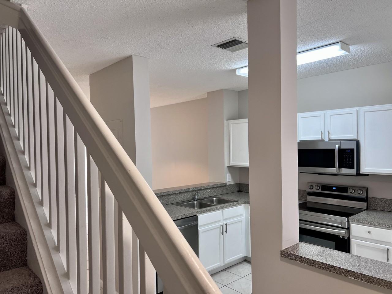 6952 Crooked Fence Dr - Photo 4 of 11