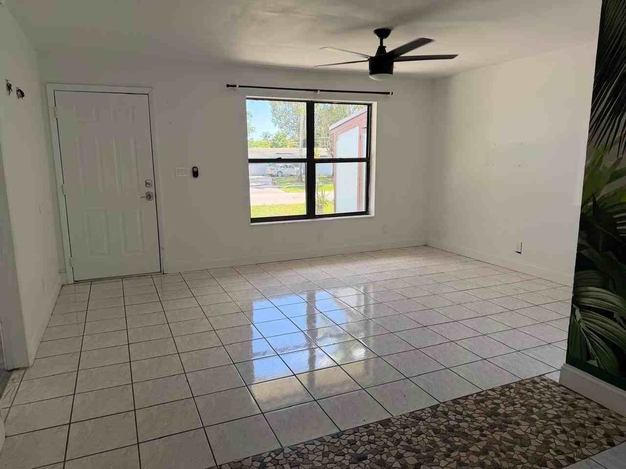12053 Colony Ave - Photo 4 of 31