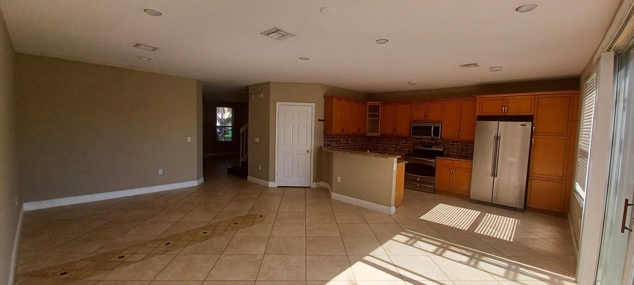 4715 Sw 164th Ave #4715 - Photo 6 of 21