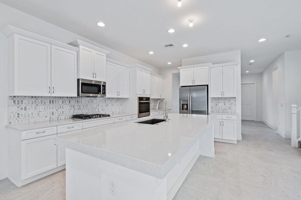 1241 Faulkner Ter - Photo 7 of 33