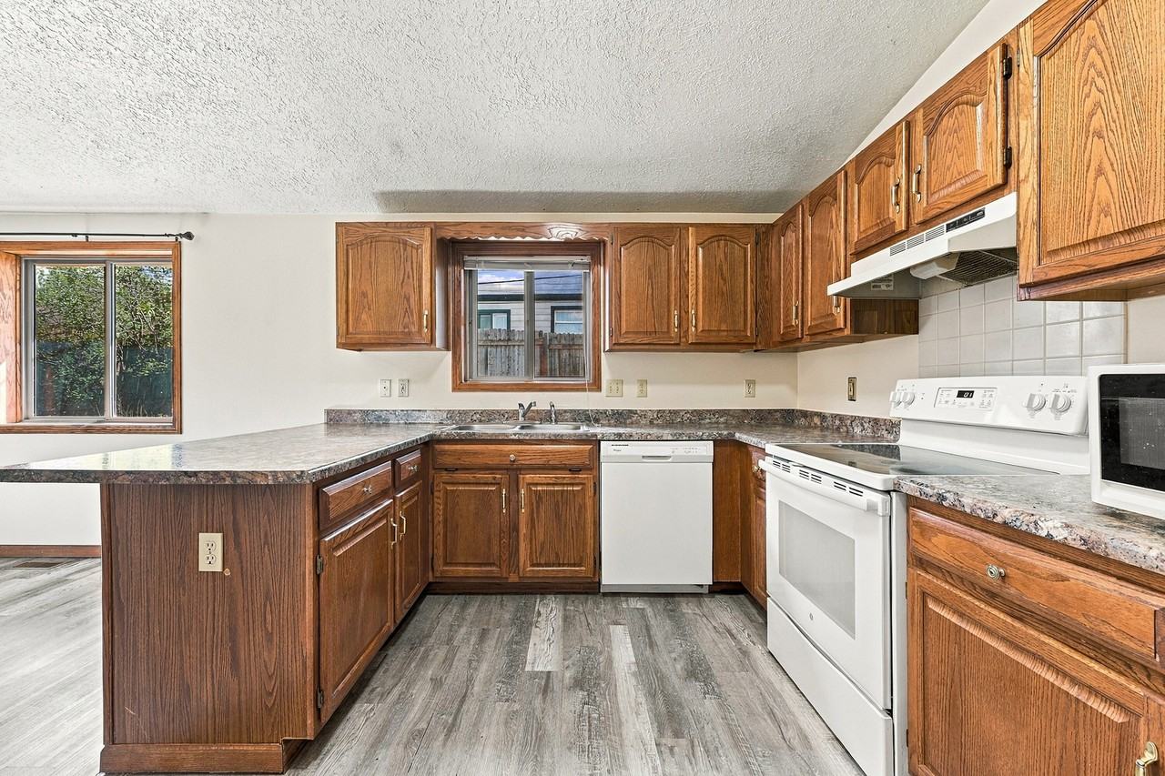 26252 Abert Ln #1 - Photo 6 of 31