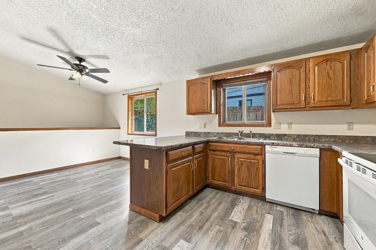 26252 Abert Ln #1 - Photo 7 of 31