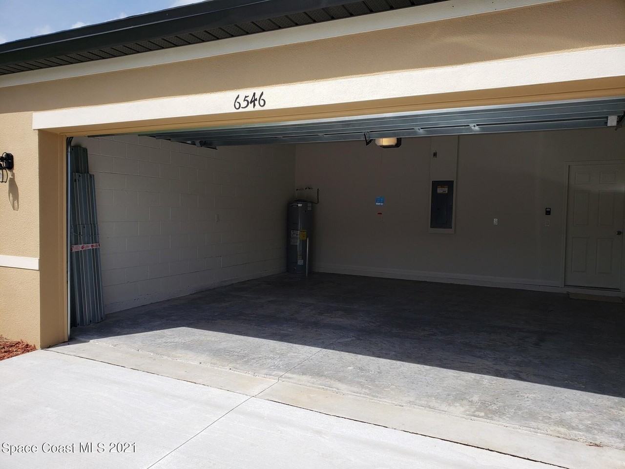 6546 Split Rail Ln - Photo 4 of 24