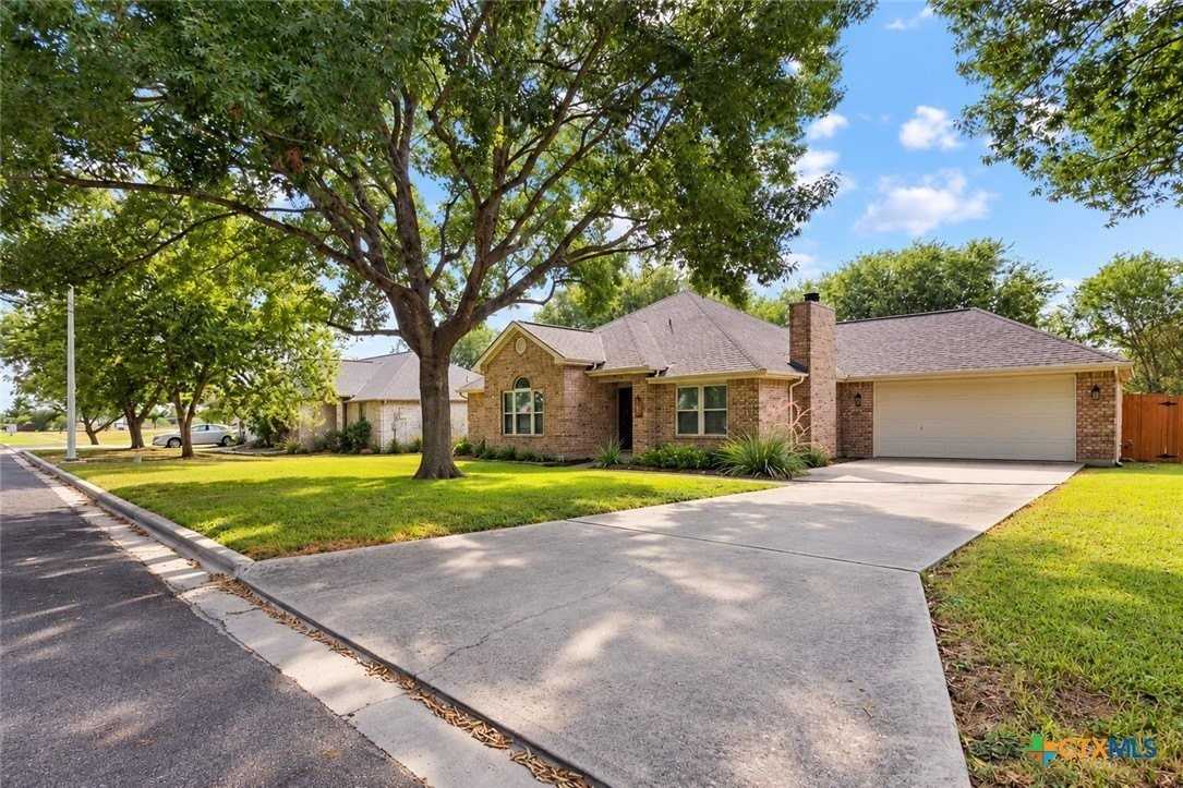 1935 Tiara Dr - Photo 2 of 32