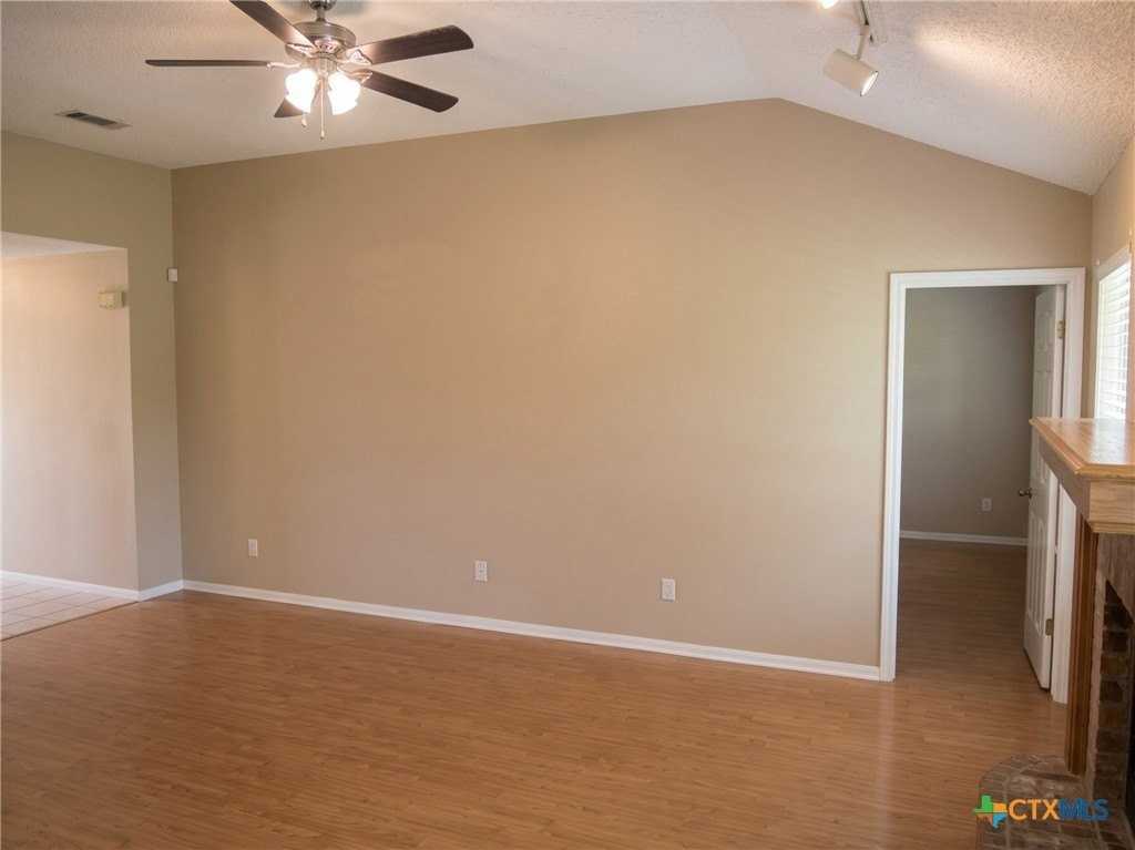 1311 Elke Cir - Photo 2 of 12