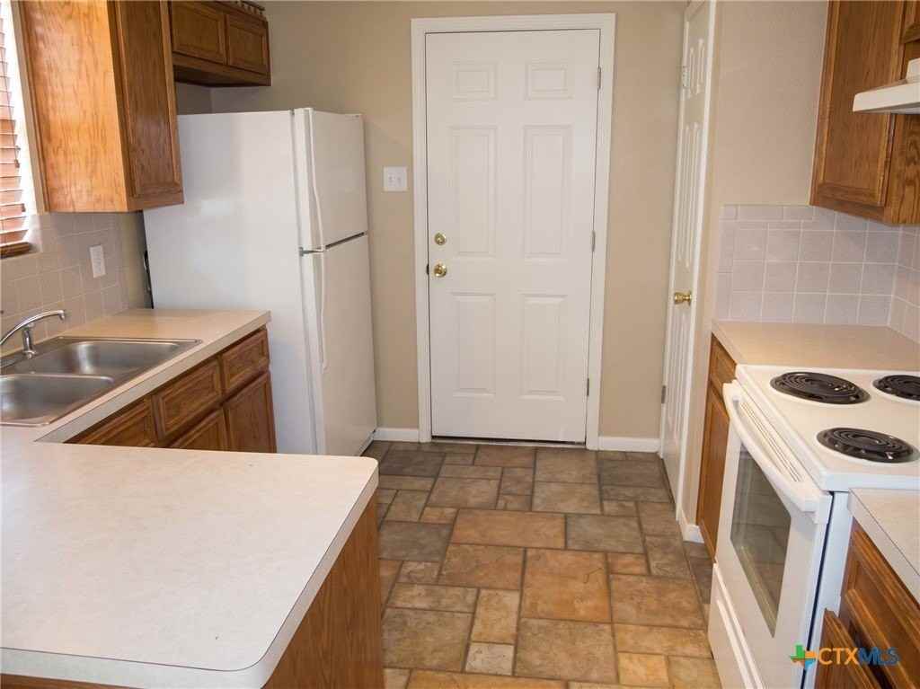 1311 Elke Cir - Photo 5 of 12