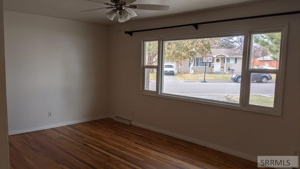 1561 Westland Ave - Photo 6 of 21