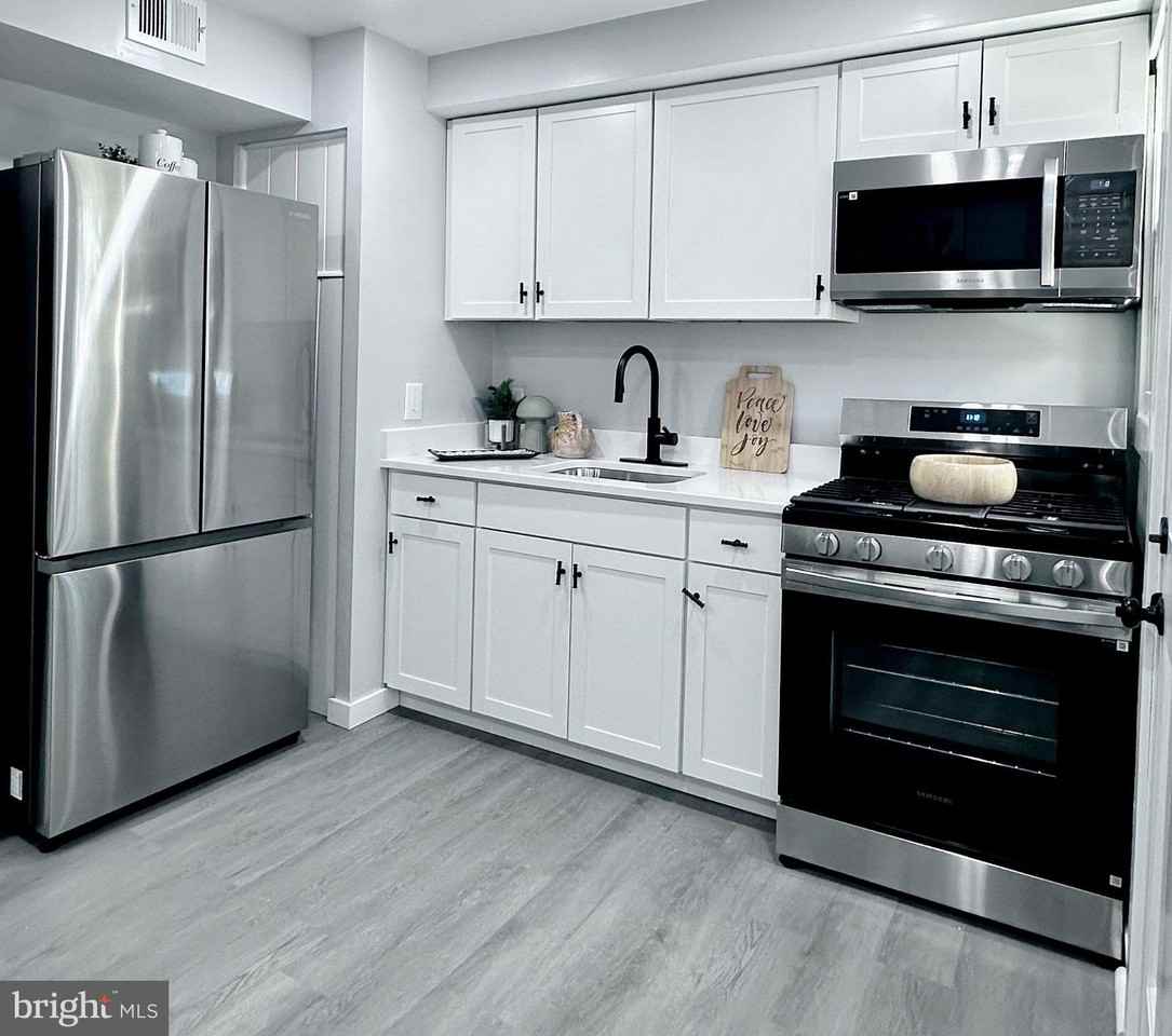 5000 Just St Ne - Photo 6 of 16
