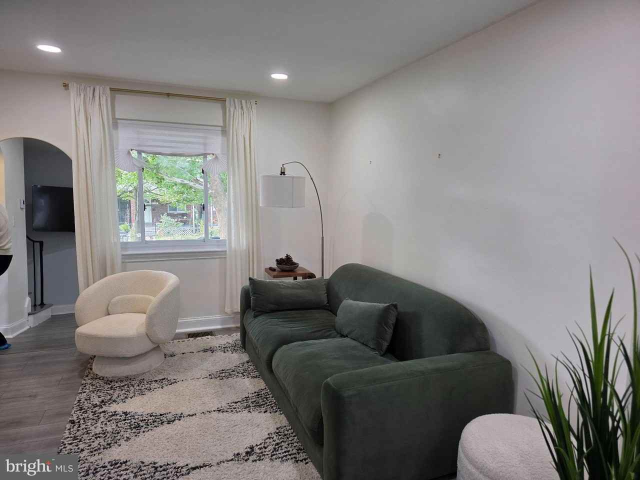 2213 13th St Ne - Photo 2 of 20