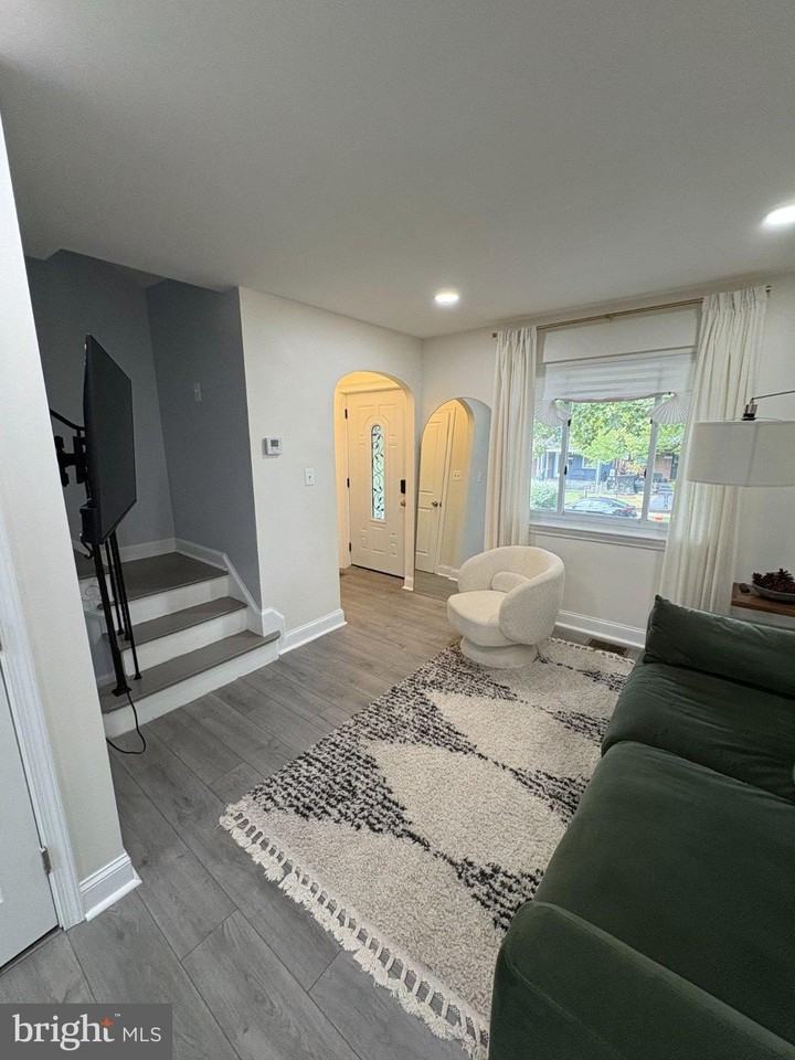 2213 13th St Ne - Photo 3 of 20