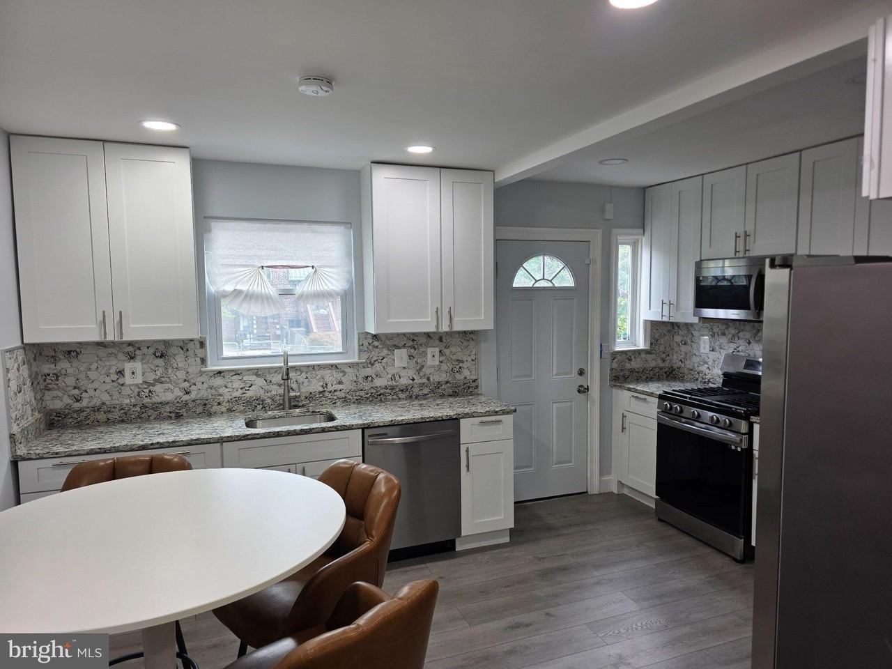 2213 13th St Ne - Photo 4 of 20