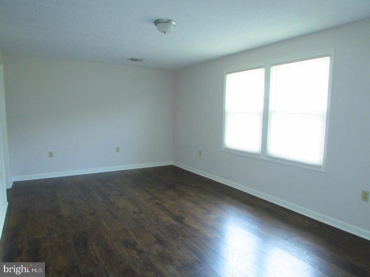 17555 Davis Rd - Photo 5 of 16