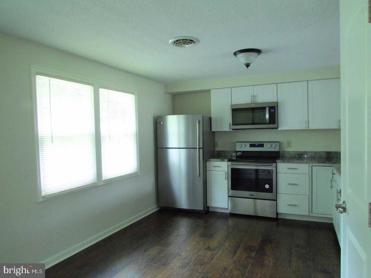 17555 Davis Rd - Photo 7 of 16