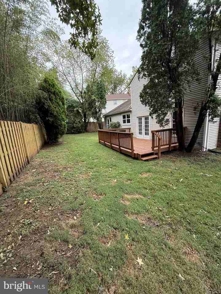 1734 Mayfair Pl - Photo 4 of 8