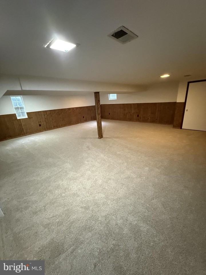 1734 Mayfair Pl - Photo 6 of 8