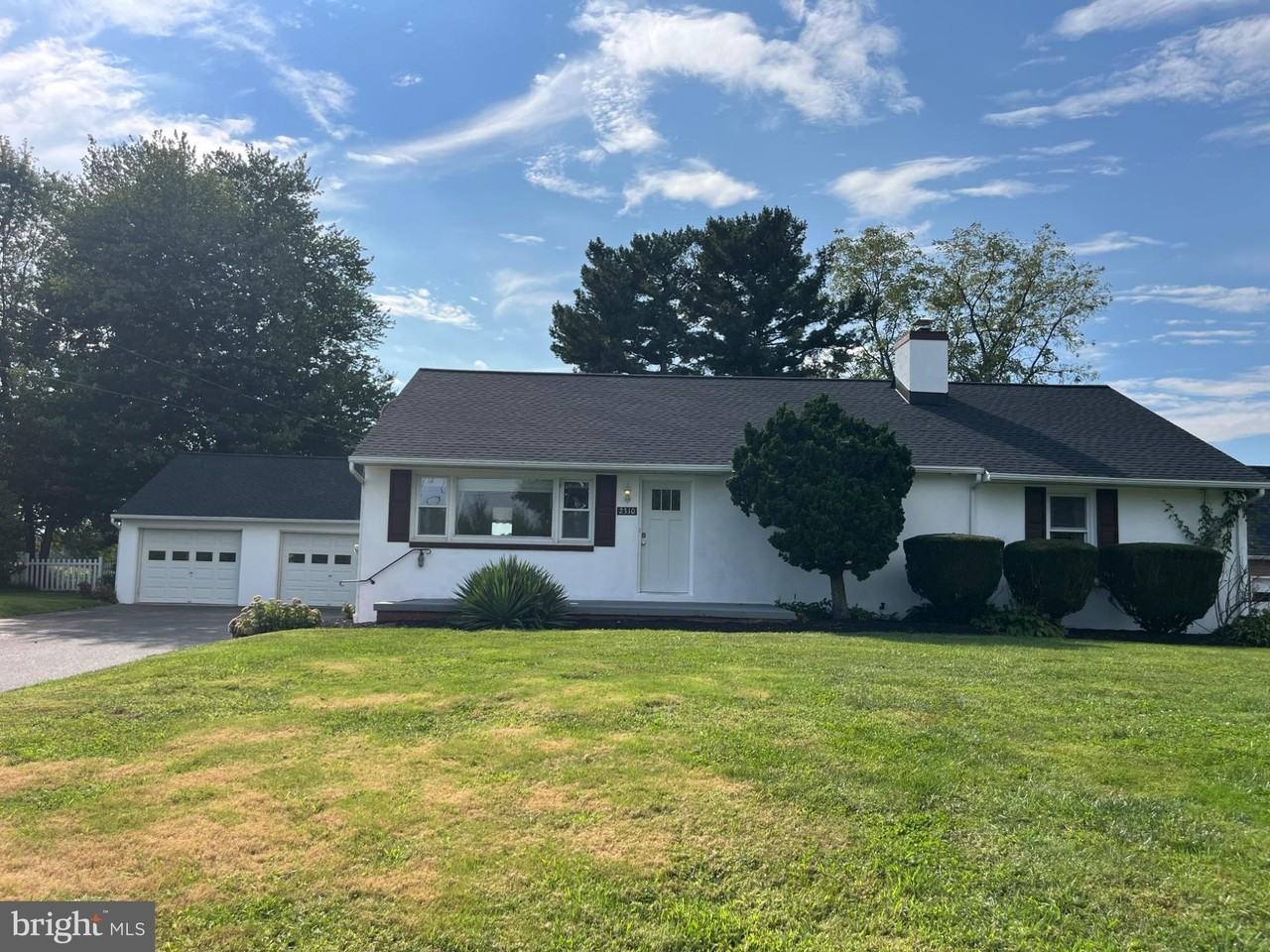 2310 Rock Spring Rd - Photo 2 of 33