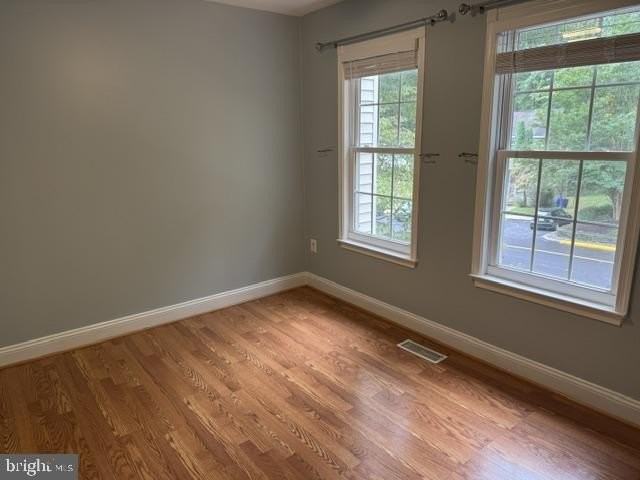 1345 Alderton Ln - Photo 4 of 9