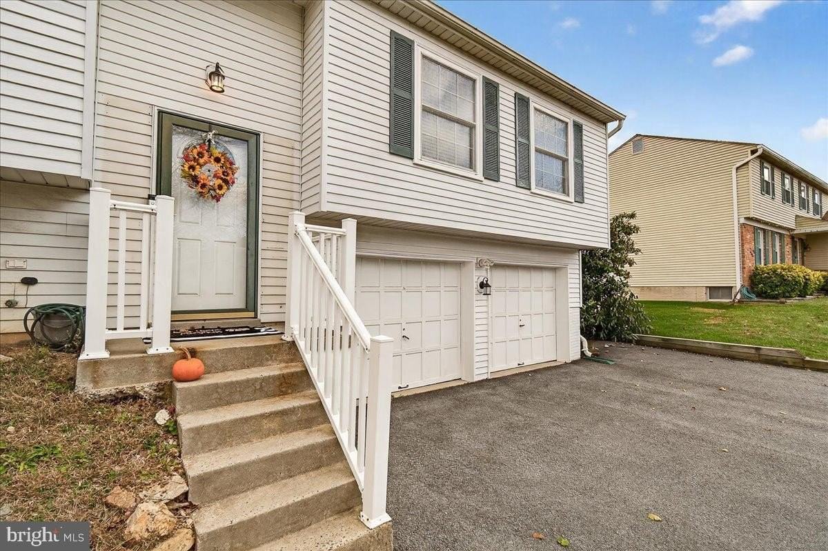 25109 Chimney House Ct - Photo 3 of 37