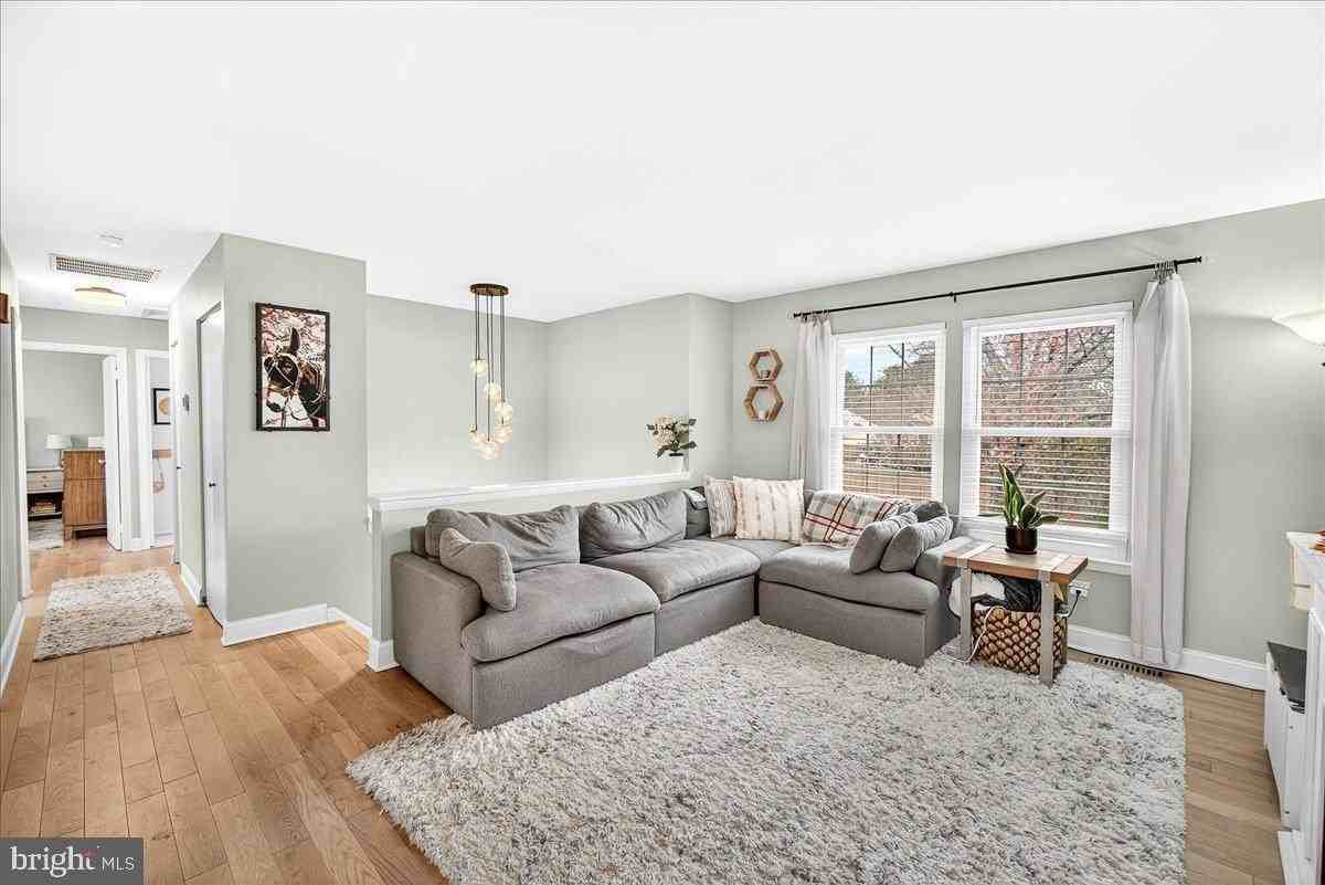 25109 Chimney House Ct - Photo 6 of 37
