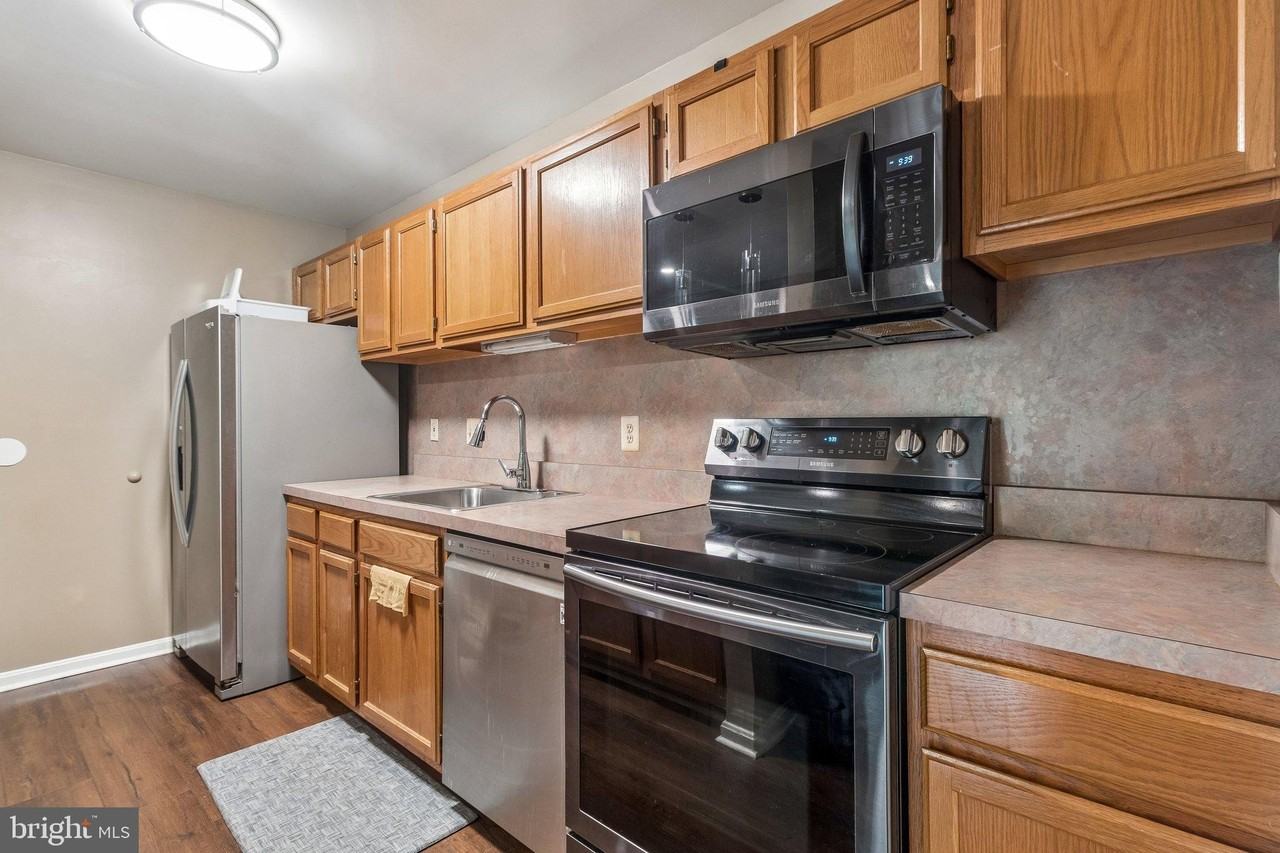 2040 Alice Ave #202 - Photo 7 of 17