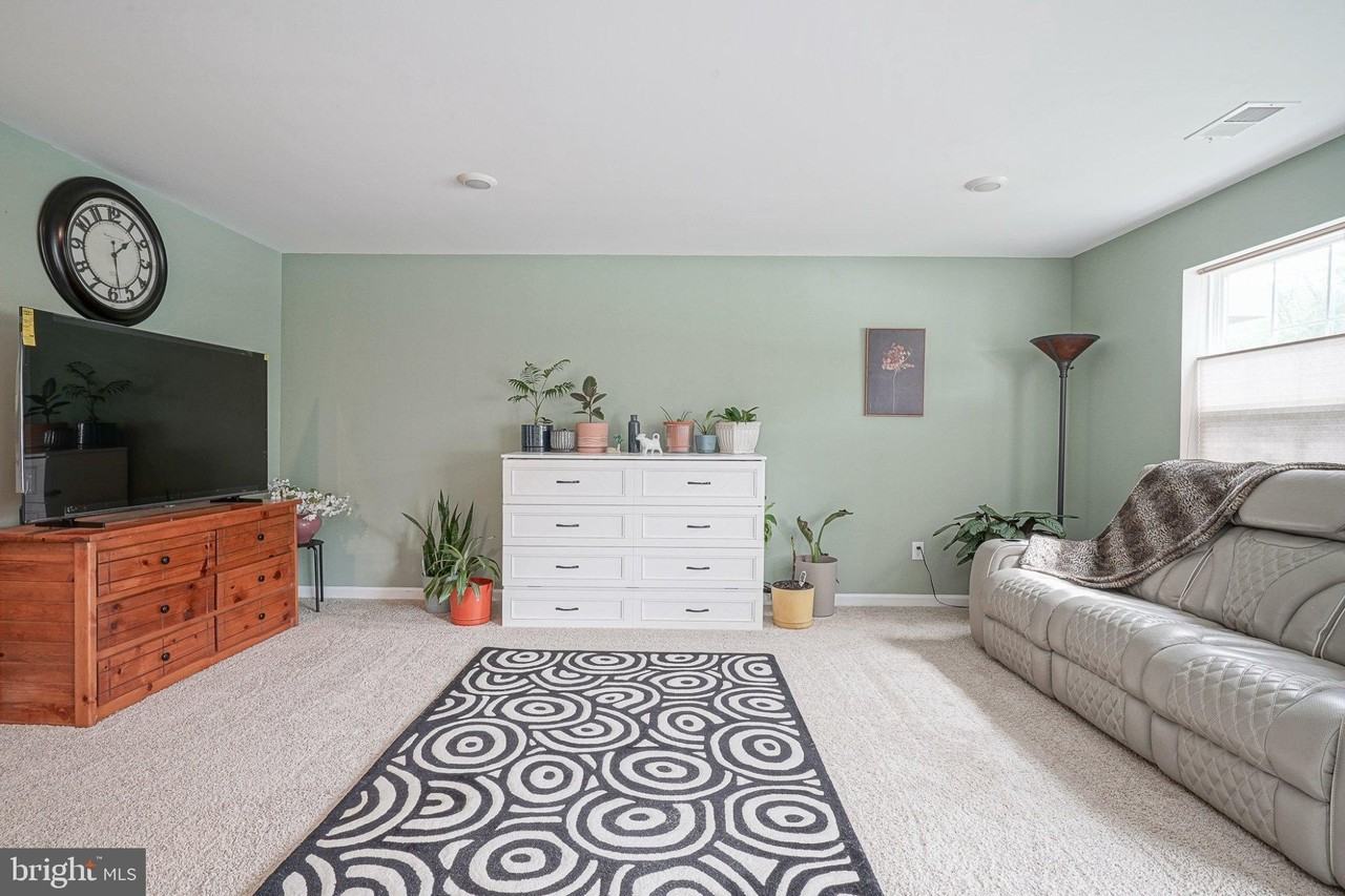 60 Autumn Park Dr - Photo 5 of 42