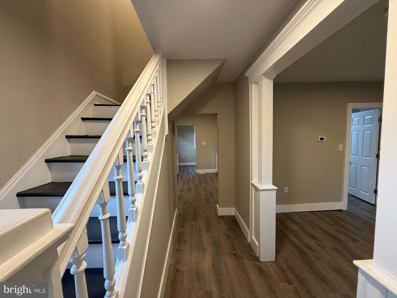 215 Thomas Ave N - Photo 2 of 15