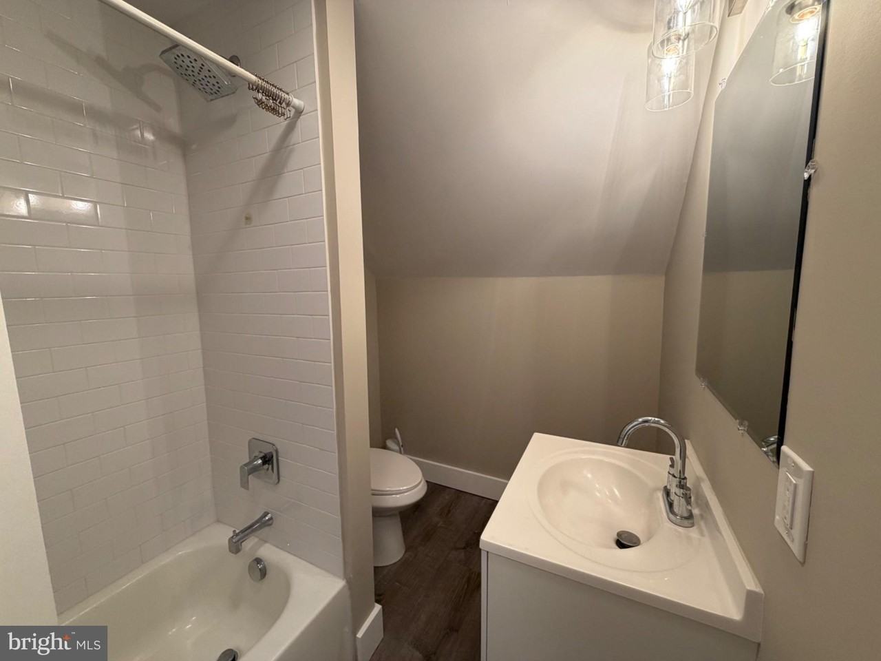 215 Thomas Ave N - Photo 6 of 15