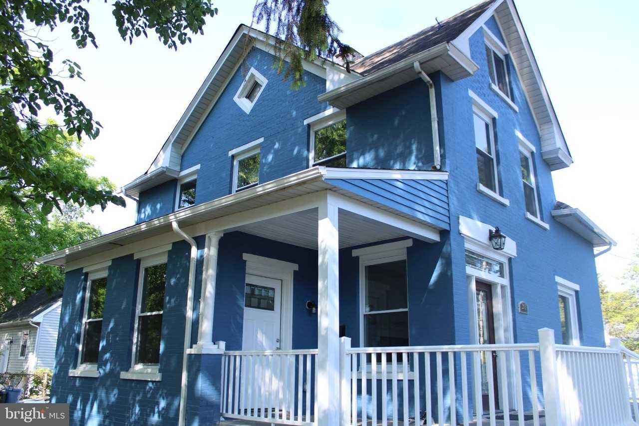 201 University Blvd - Photo 3 of 33