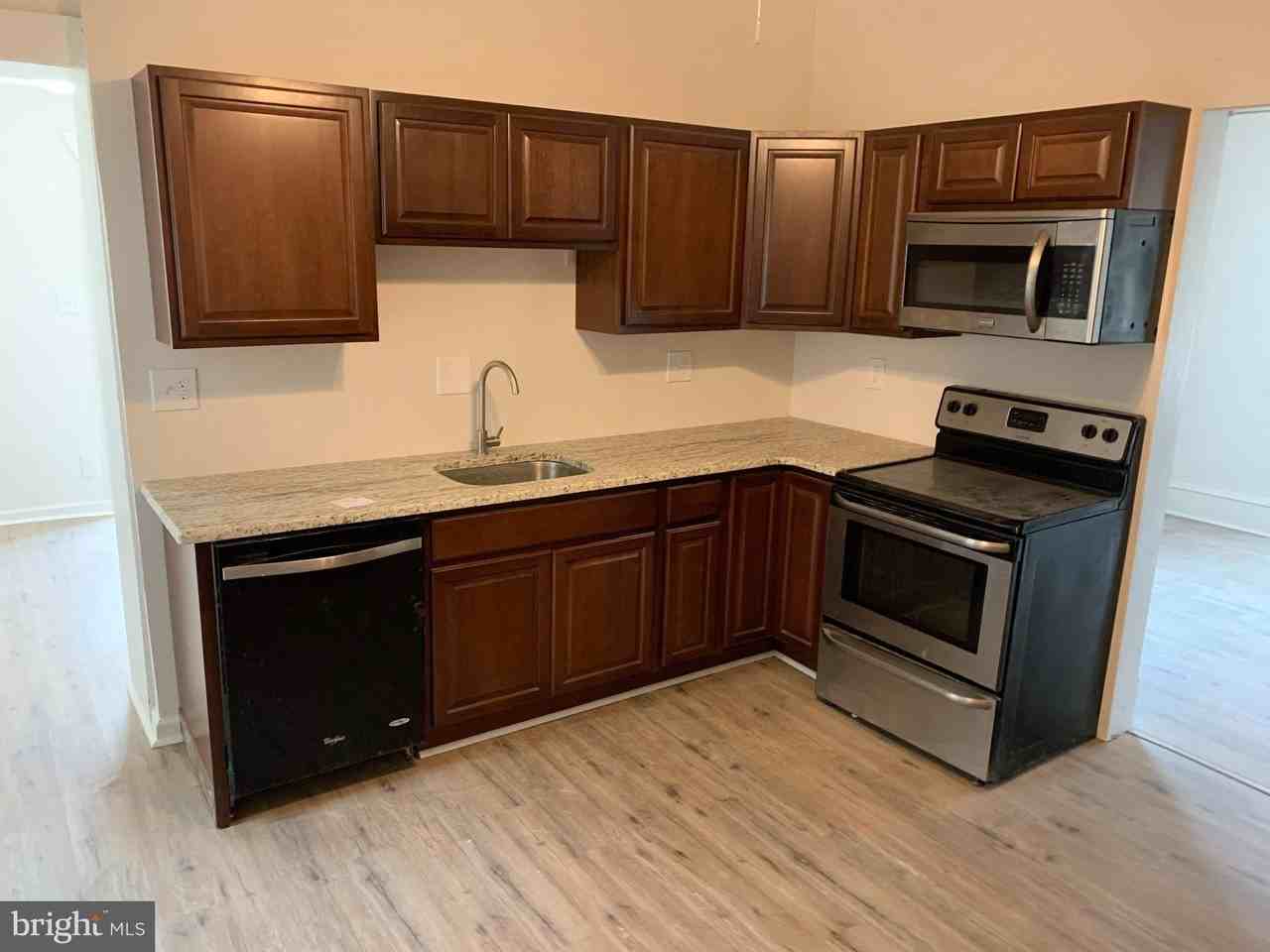 201 University Blvd - Photo 4 of 33