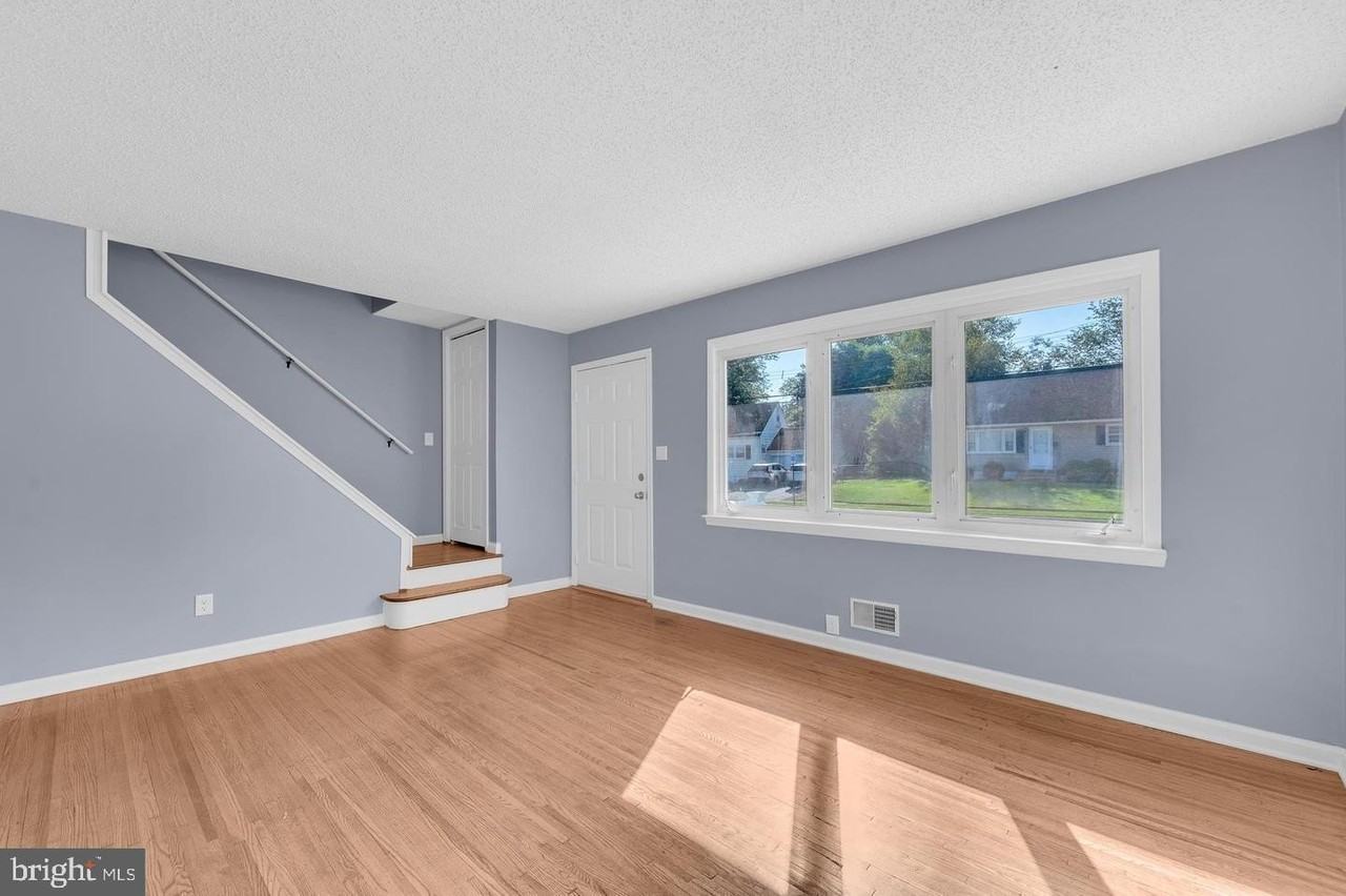 42 Baltusrol St - Photo 4 of 26