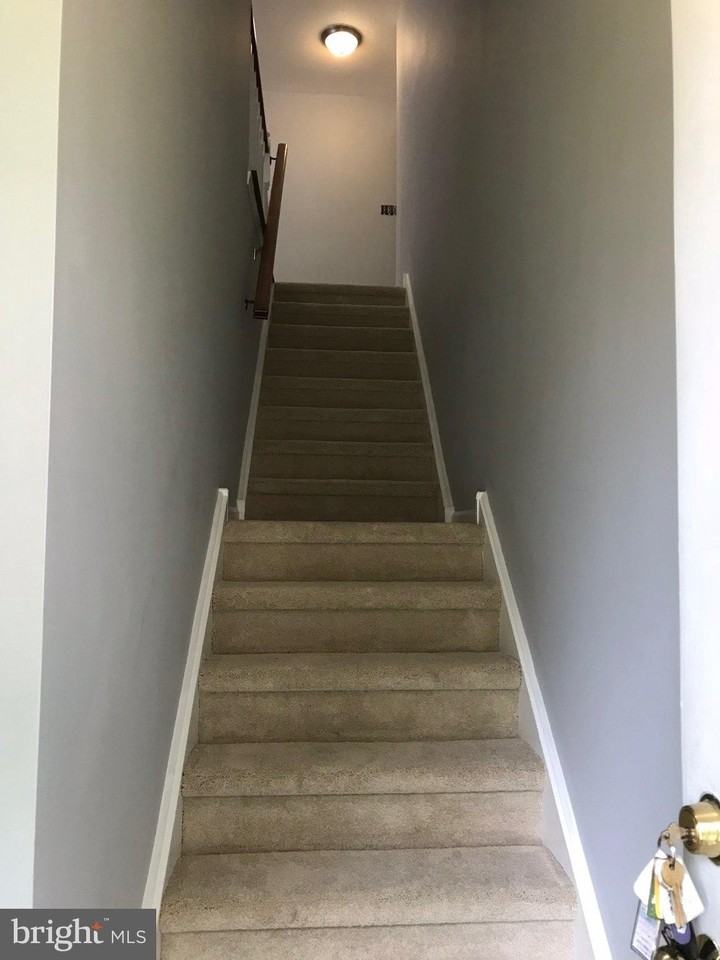 308 Ferris Ln - Photo 4 of 21
