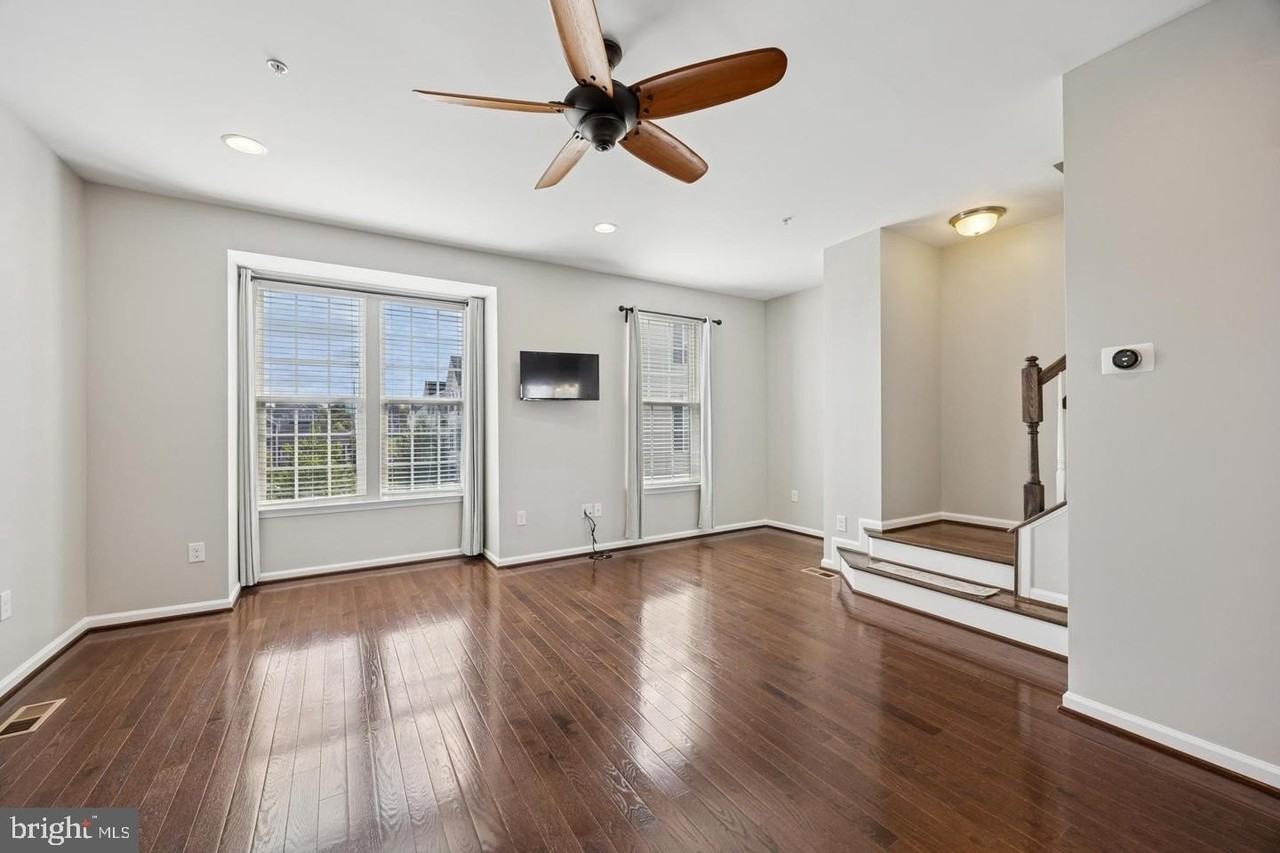 641 Washington Sq - Photo 5 of 29