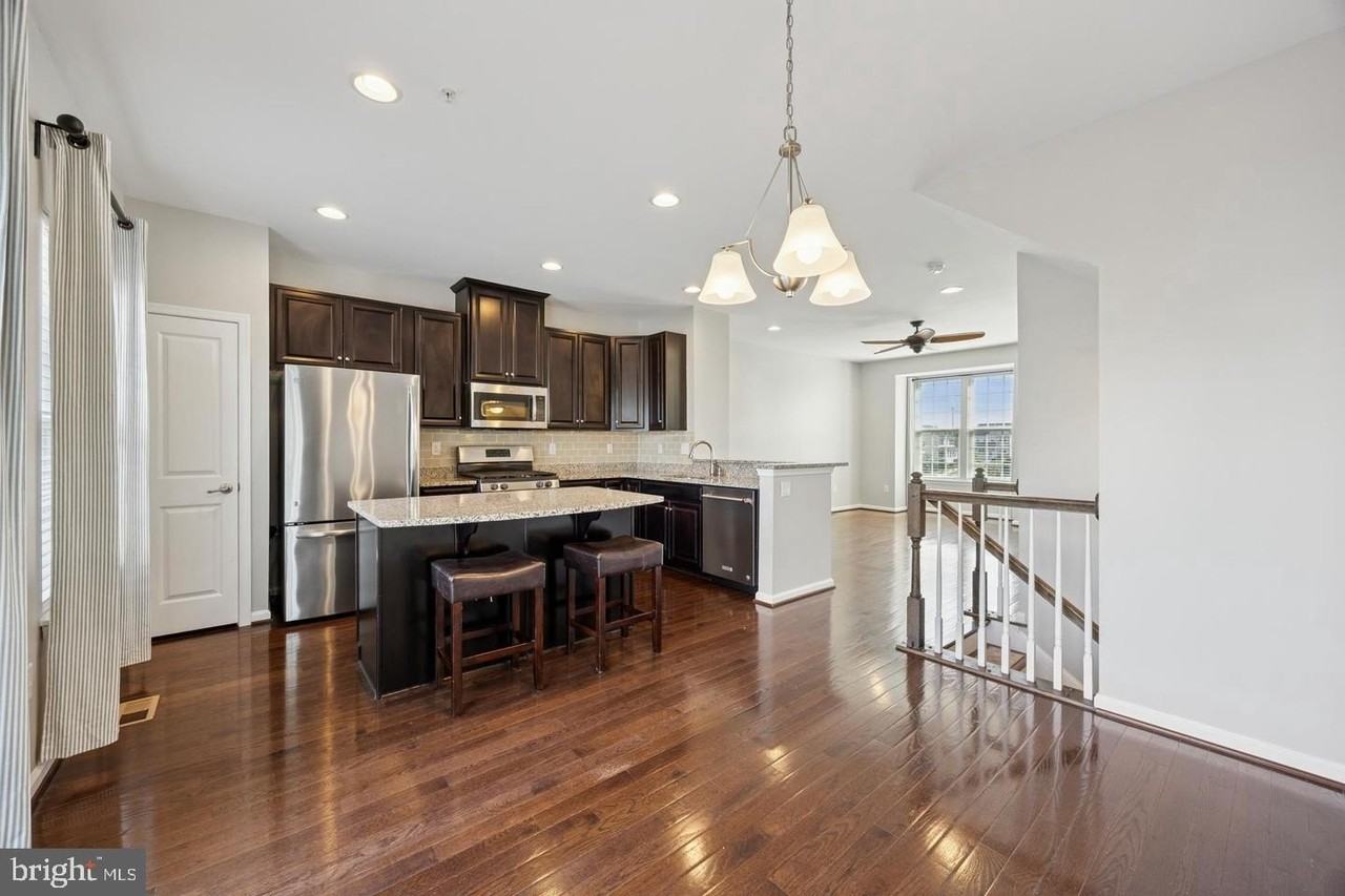 641 Washington Sq - Photo 7 of 29