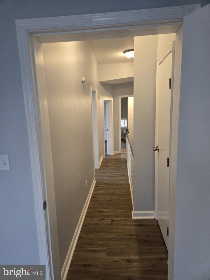 2621 W 6th St - Photo 4 of 20